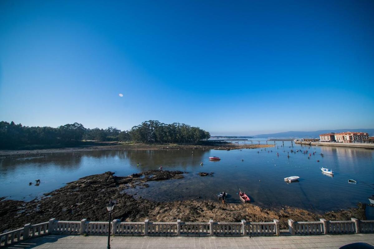 Apartamento Apartamento céntrico con vistas al mar Vilanova de Arousa Exterior foto